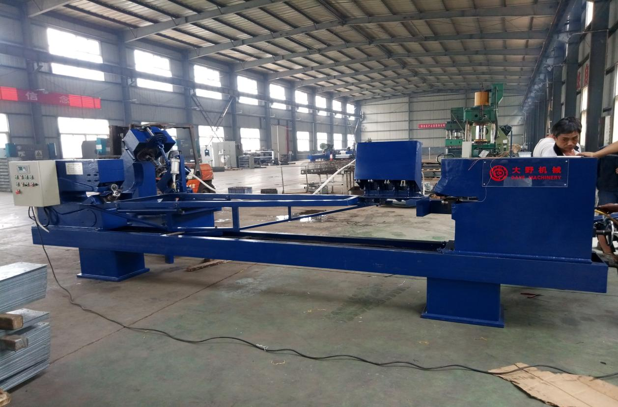 新鄉(xiāng)市大野機械制造有限公司對料塔扇形彎邊機的開發(fā)研制，升級換代的變化。